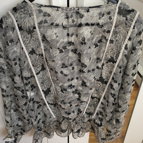 Flowery black and white blouse from Zara - Picture 2 of 4